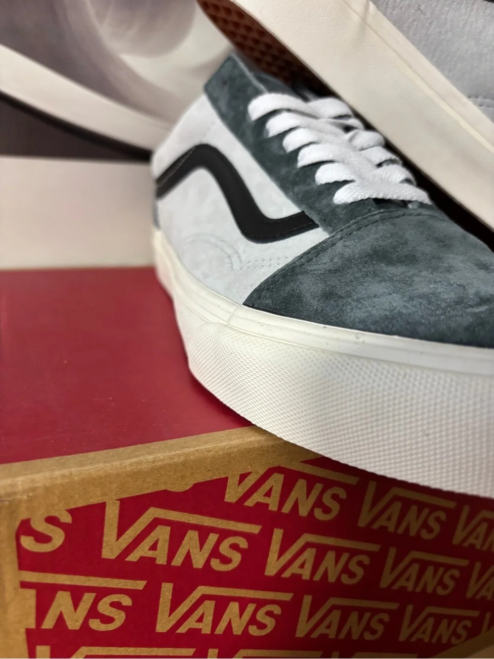 Vans Old Skool sz 9.5 Men 11.0 Women